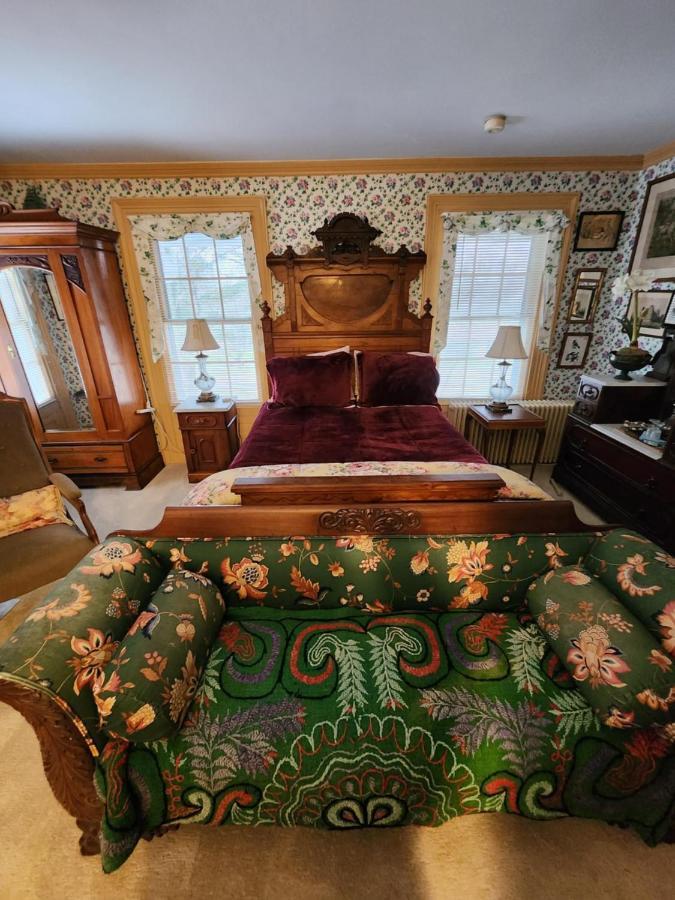 House Of 1833 Mystic